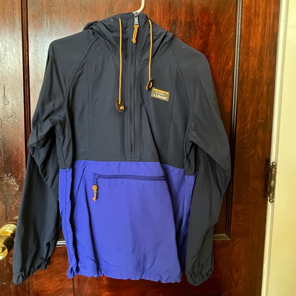 LL Bean rain jacket size small